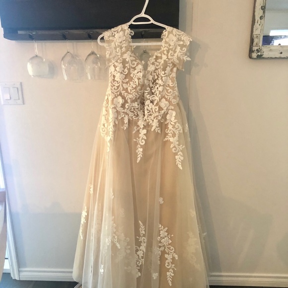 selling a dress I got for my destination wedding - Picture 2 of 3
